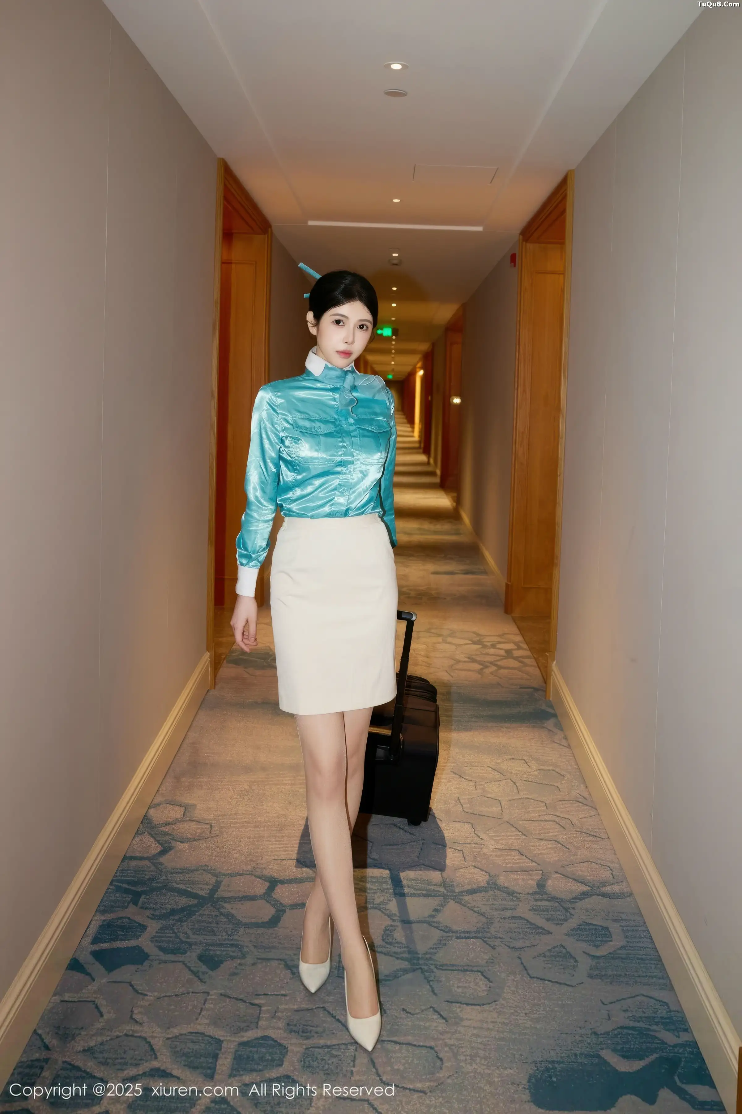 方蕾蕾性感空姐制服露白色内衣配开档肉丝秀凹凸身材绝美写真77P 6